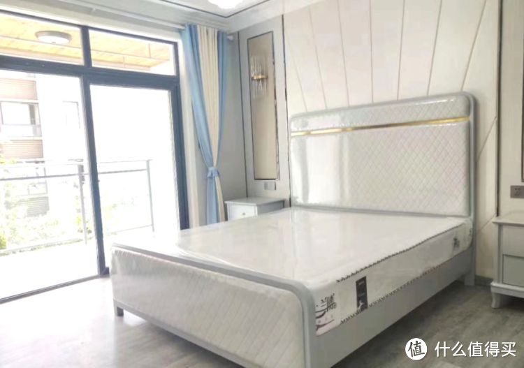 119㎡現(xiàn)代簡(jiǎn)約三居室，20萬(wàn)全包給熟人裝修，還沒(méi)開始入住先曬曬