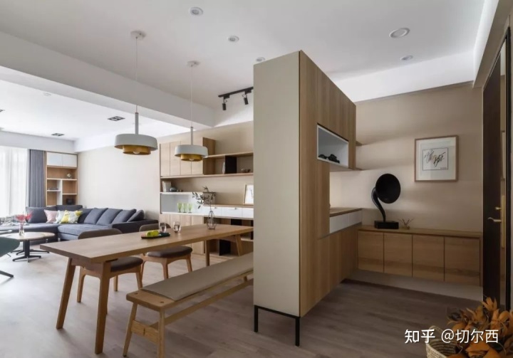 這樣設(shè)計(jì)玄關(guān)隔斷，即實(shí)用又美觀。