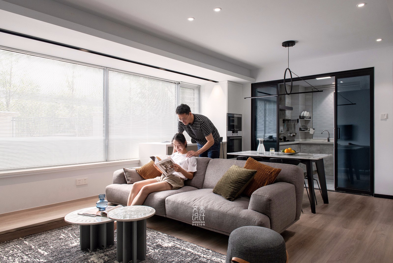 客廳木地板裝修效果圖白雁丨唯與君執(zhí)手，何處不安家現(xiàn)代簡約客廳設計圖片賞析