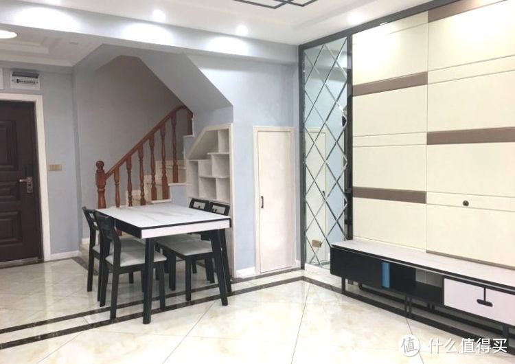 買不起別墅可以看看躍層，128㎡三室兩廳大躍層，堪稱空中別墅