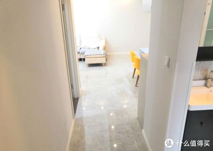 剛完工的新房，硬裝15萬(wàn)設(shè)計(jì)成現(xiàn)代簡(jiǎn)約風(fēng)格，看一眼都是享受