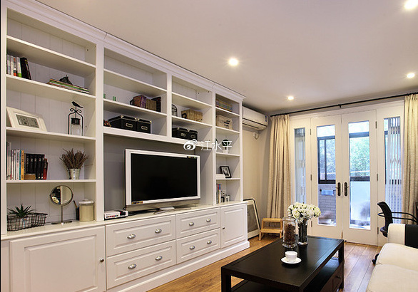 家裝電視背景墻效果圖，這樣的設(shè)計在訴說不同的故事