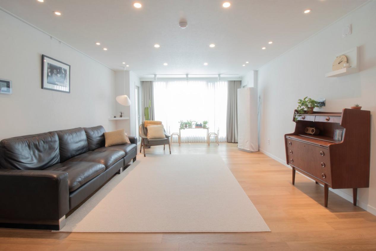 4室2廳132㎡極簡(jiǎn)新家，打通陽(yáng)臺(tái)廚房，三餐四季簡(jiǎn)簡(jiǎn)單單就是幸福