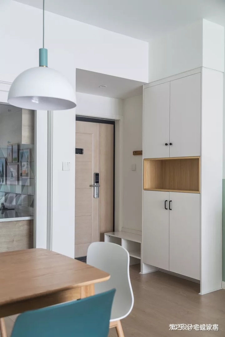 進門玄關(guān)隔斷裝修效果圖_客廳玄關(guān)隔斷鞋柜裝修效果圖_玄關(guān)隔斷裝修效果圖