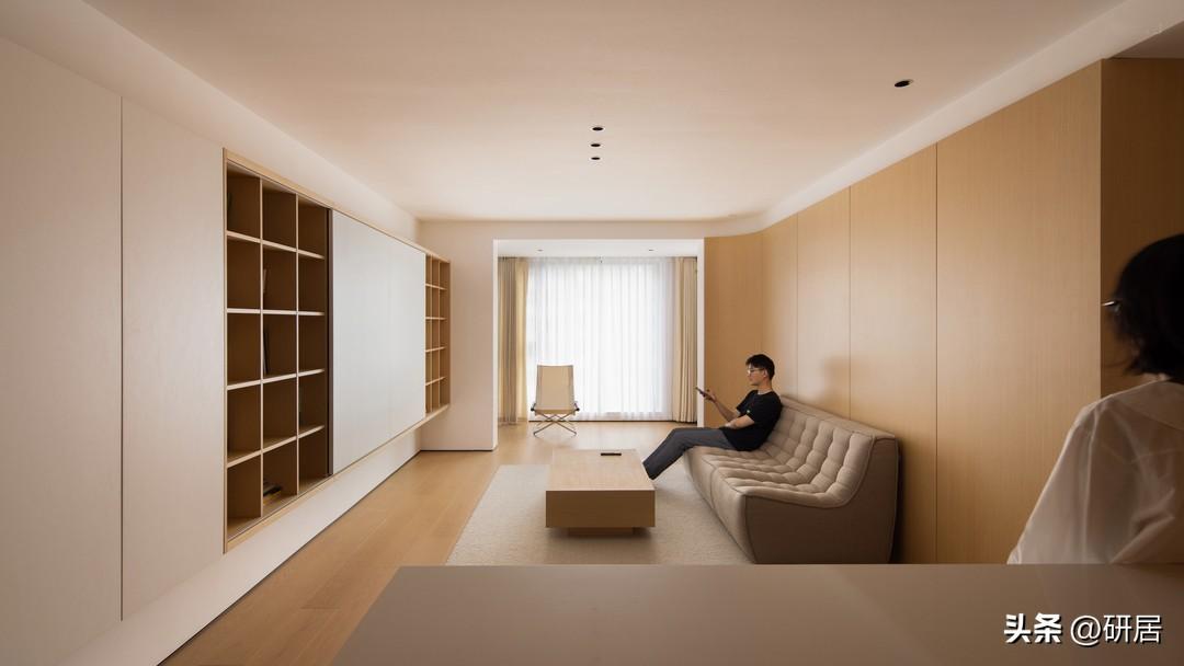 廚房不貼磚，餐桌也不要，把家裝成極簡日式風，看似簡單實則不凡