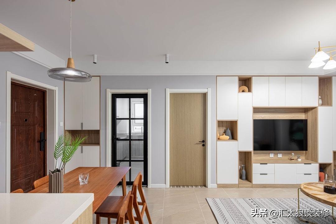 日子過久了才發(fā)現(xiàn)，越簡單自然的裝修越讓人迷戀，全屋看著真舒服