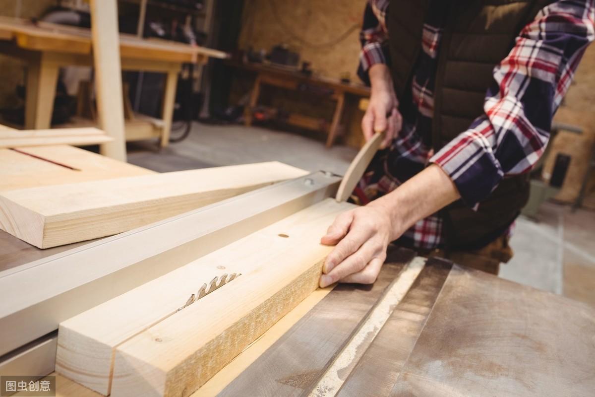 裝修時(shí)是自己親自操辦，還是找裝修公司