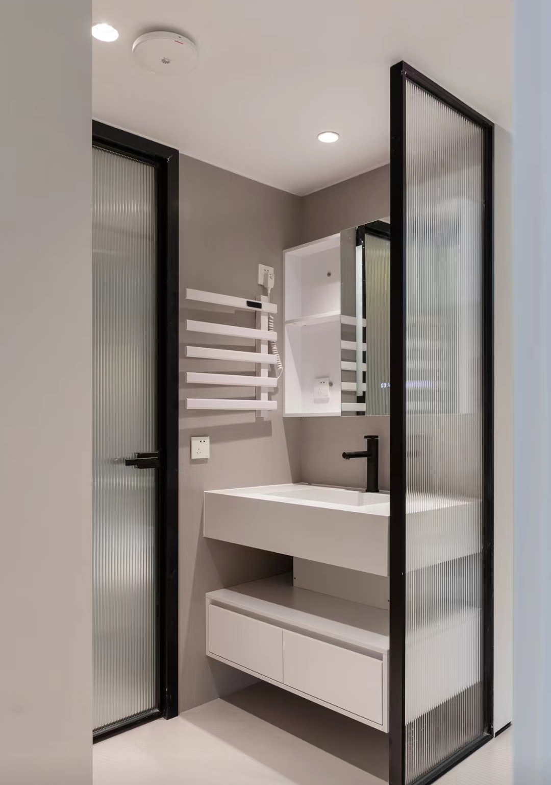 小戶(hù)型廚房吧臺(tái)裝修效果圖_小戶(hù)型開(kāi)放式廚房客廳裝修效果圖_小戶(hù)型廚房裝修圖