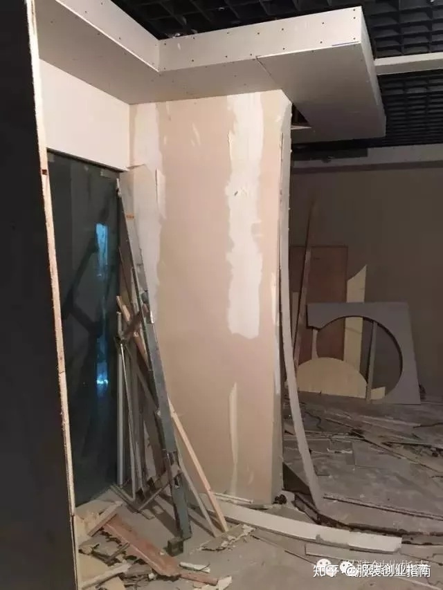 服裝淘寶店裝修素材_服裝店裝修_炒雞店門頭裝修店內圖