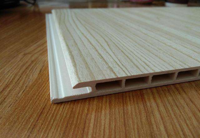 我家有三歲孩子，新房裝修不刷漆，用集成墻板沒有異味，更環(huán)保