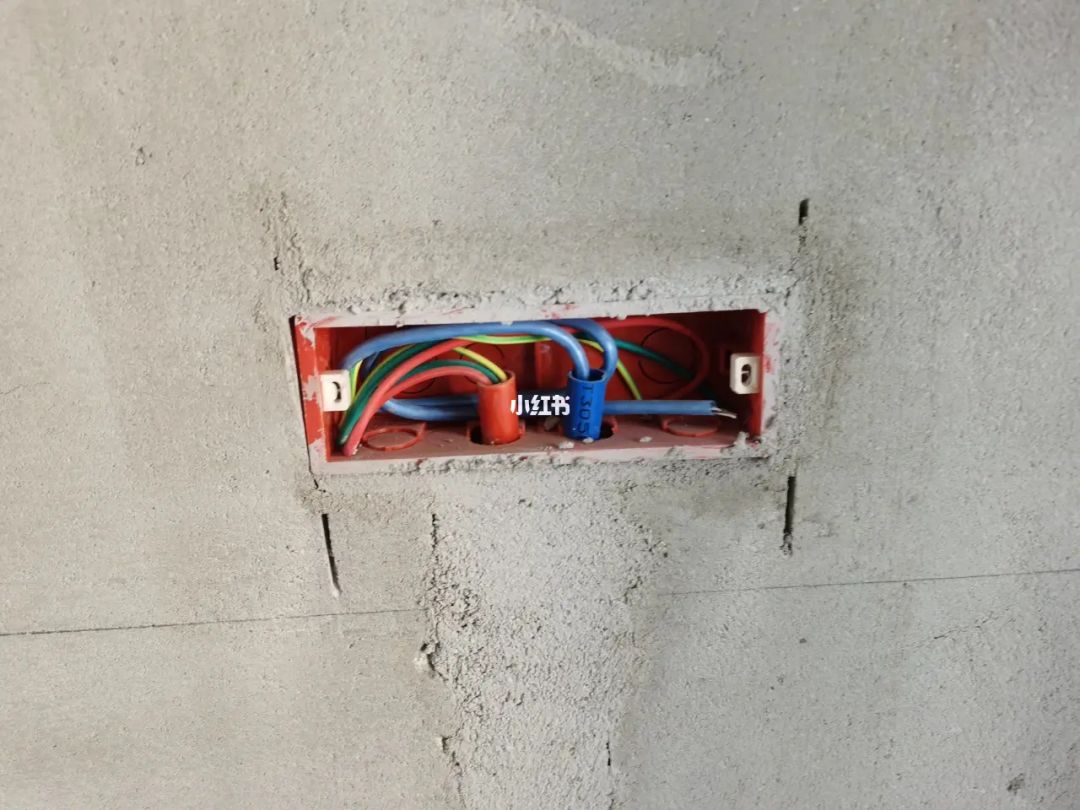 安德尊李錦聯(lián)鏡頭前動(dòng)手_自己動(dòng)手裝修_樂嘉與孟非動(dòng)手事件