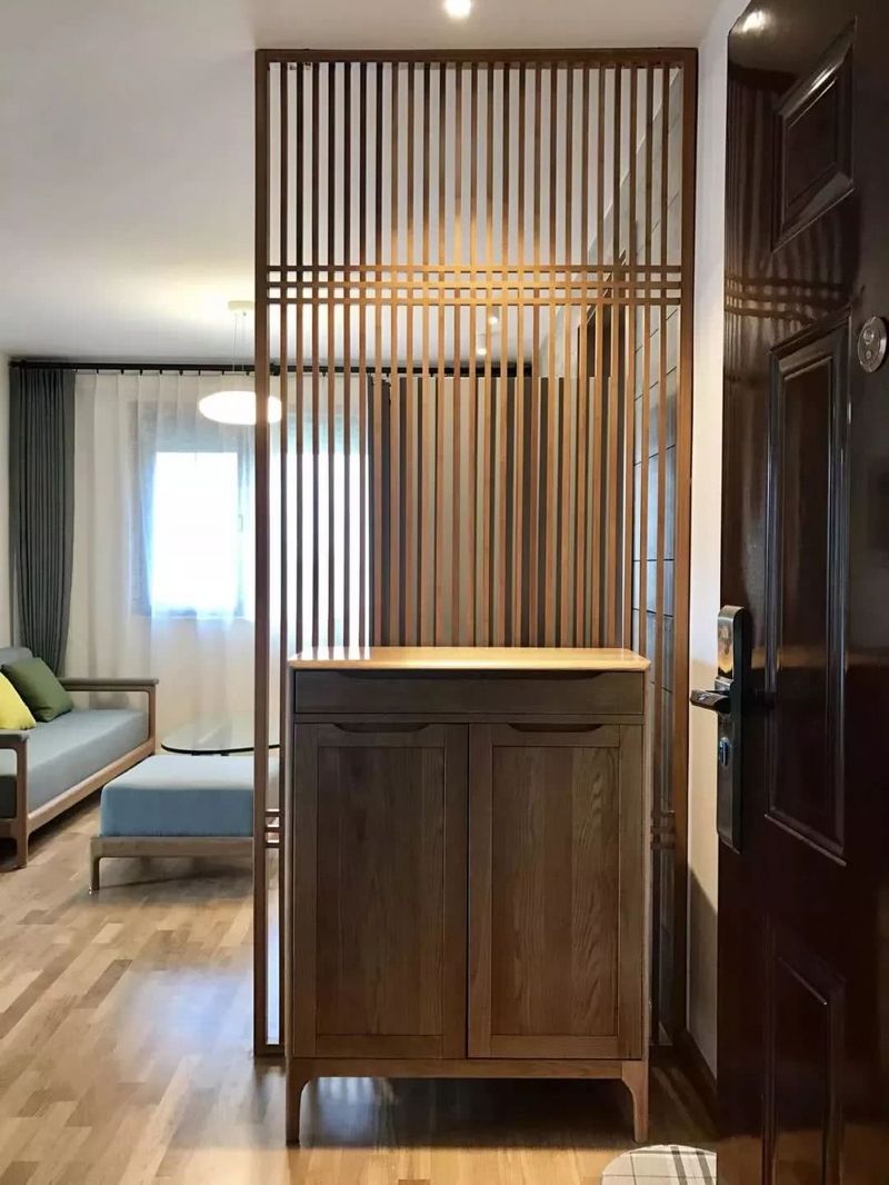 進(jìn)門(mén)玄關(guān)隔斷裝修效果圖_玄關(guān)隔斷裝修效果圖_裝修隔斷玄關(guān)效果圖